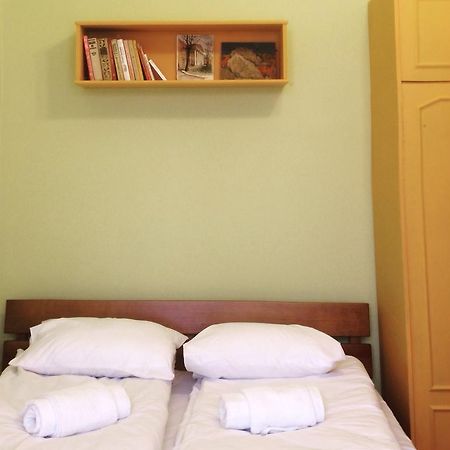 Elementary Hostel 敖德萨 外观 照片