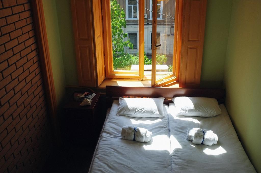 Elementary Hostel 敖德萨 外观 照片