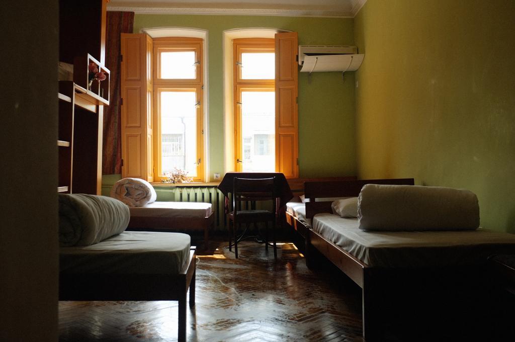 Elementary Hostel 敖德萨 外观 照片